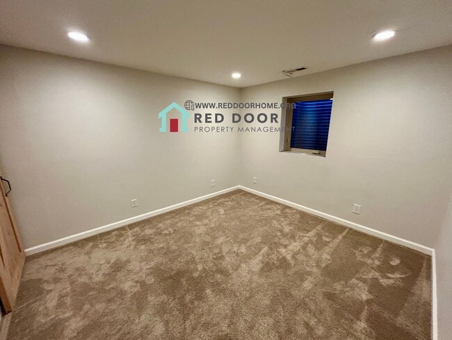 Building Photo - Modern 4 Bed, 3 Bath Home – Pet Friendly w...