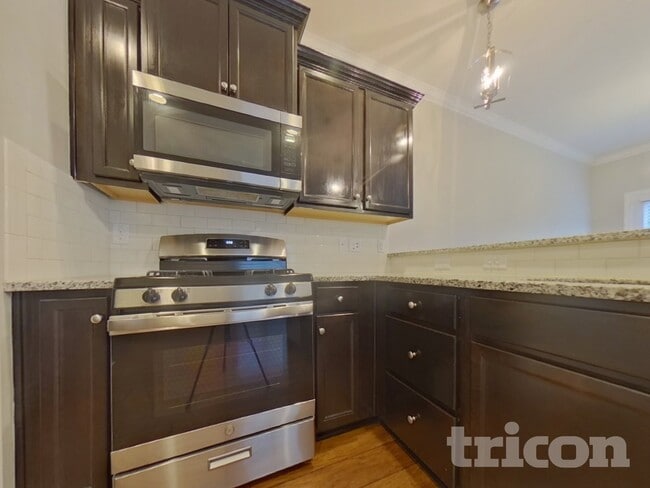 Building Photo - 318 Lanyard Ln