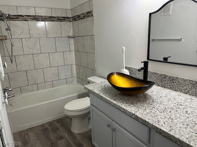 Building Photo - 1405 E Vegas Valley Dr