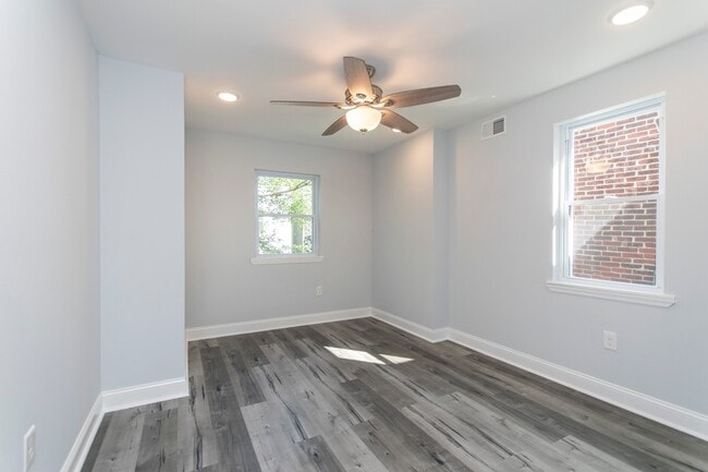 Building Photo - Recently renovated home in South West Phil...