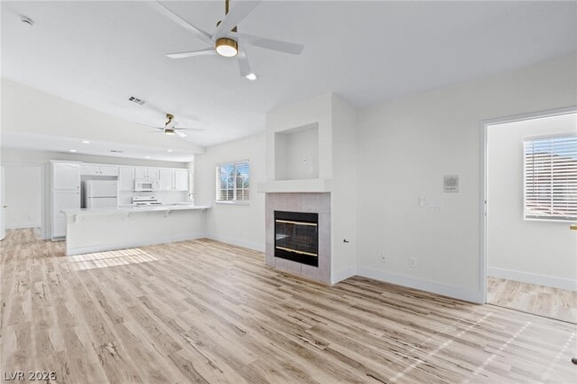 Building Photo - 3327 Erva St