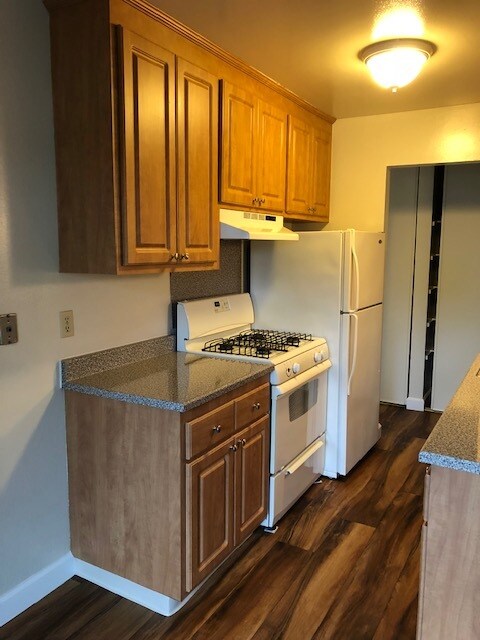 Kitchen5 - 3515 Chestnut Ave