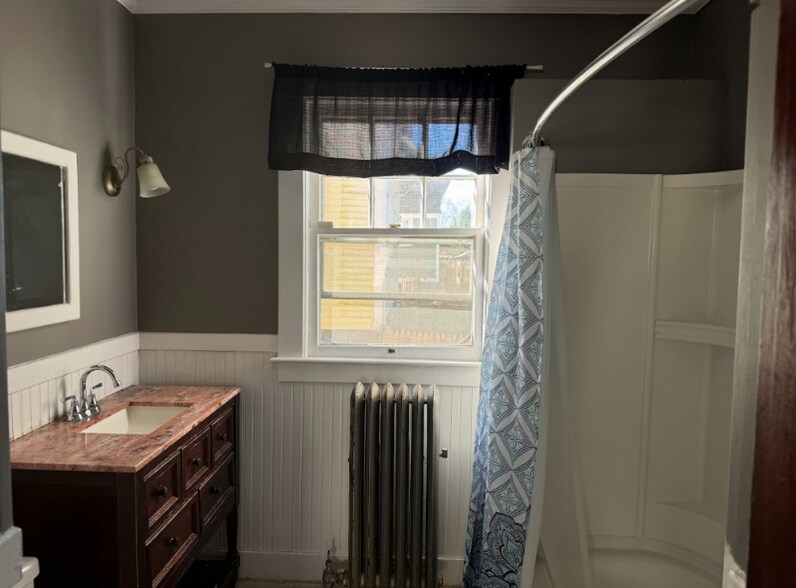 Building Photo - 14-16-16 Slater Ave