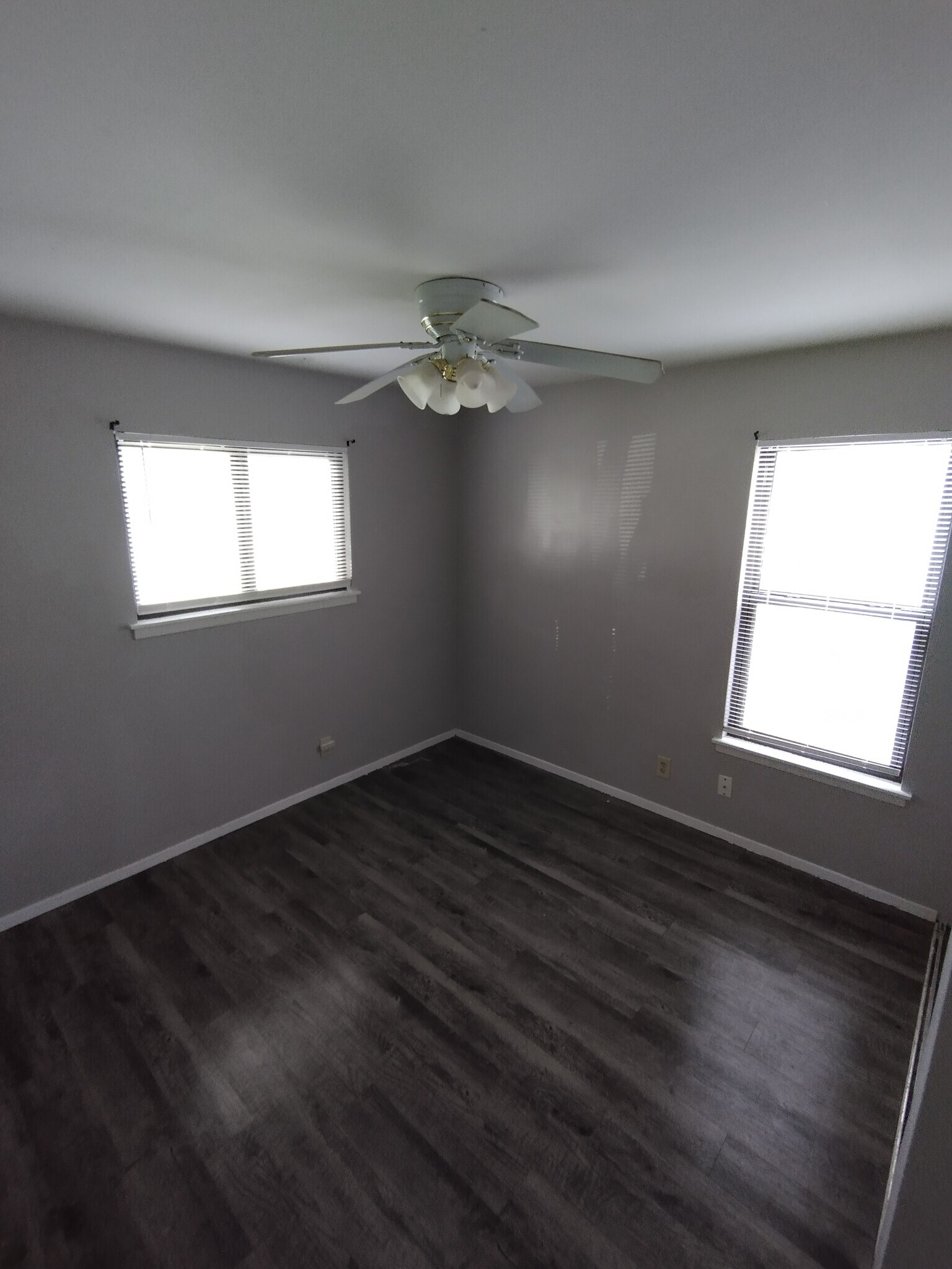 BR1 b - 410 W Aviation Blvd