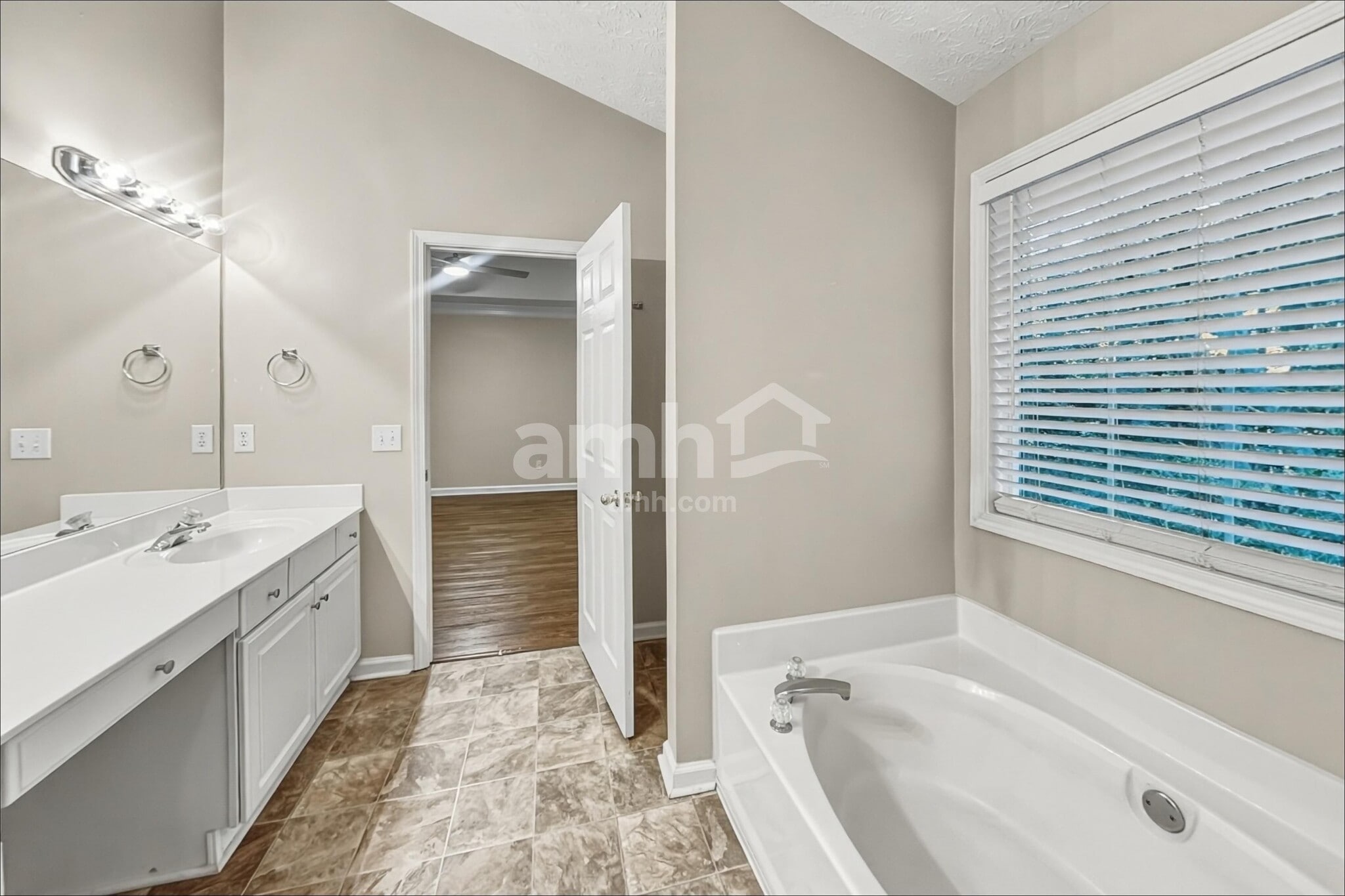 Building Photo - 3151 Serenade Ct