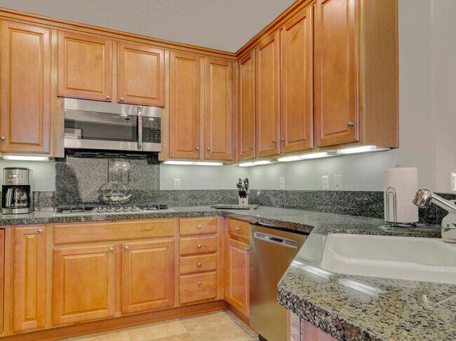 Building Photo - 80113 Avenida Linda Vista