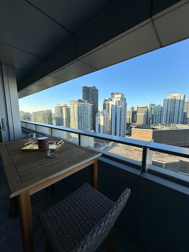 Building Photo - 1395 Brickell Bay Dr