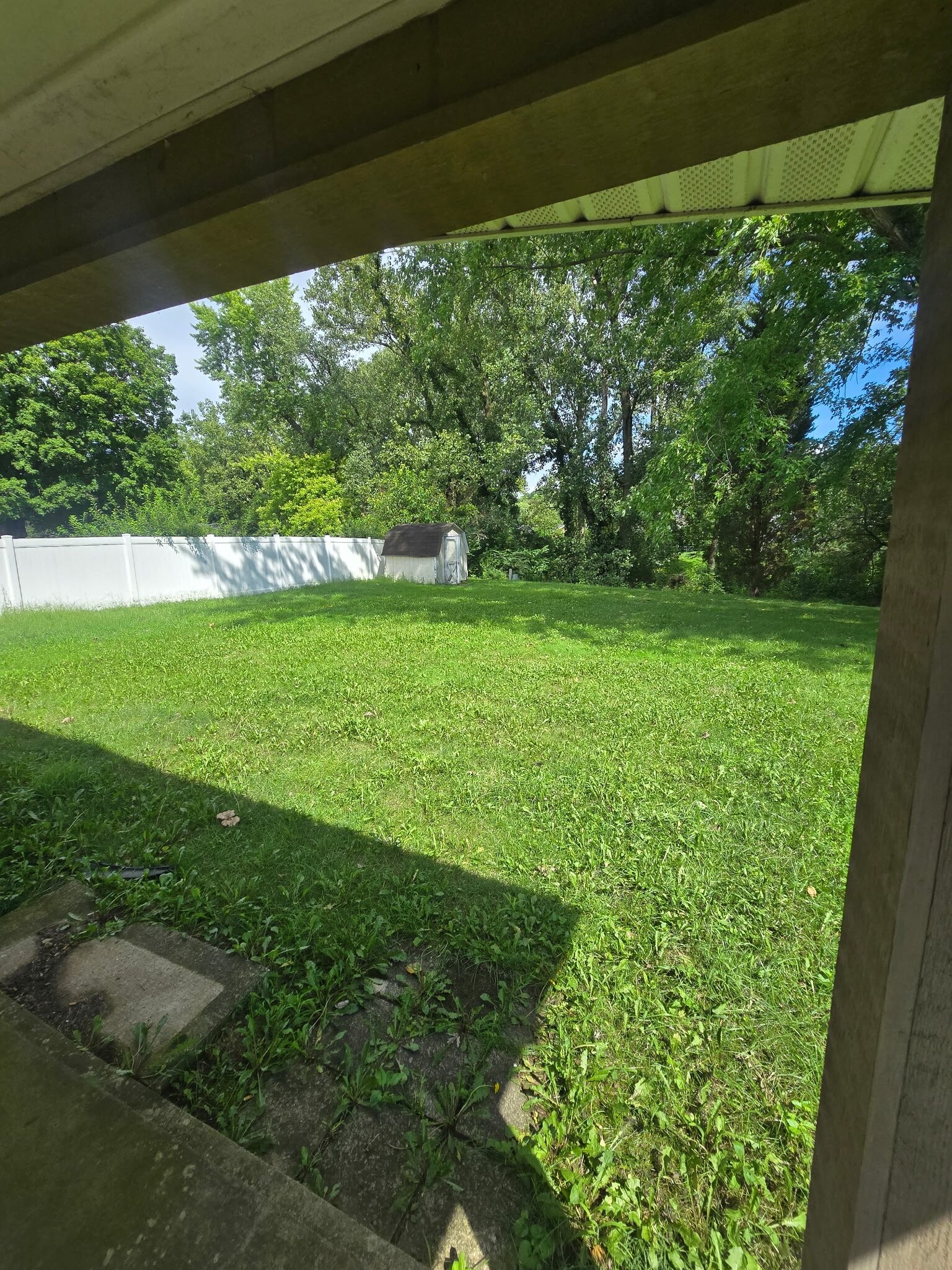 Building Photo - 5172 Saum St