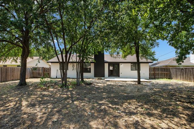 Building Photo - 3808 Yellowstone Pl