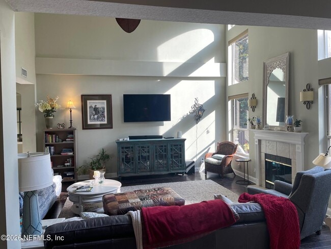 Building Photo - 232 S Hampton Club Way