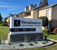 Building Photo - Beautiful and bright 2 bed 2 bath! Don't m...