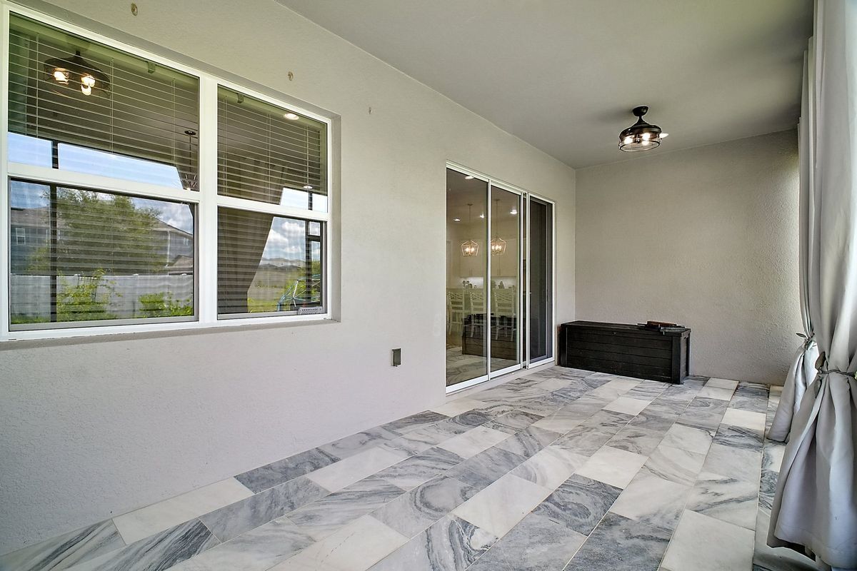 Building Photo - 9153 Carmela Ave