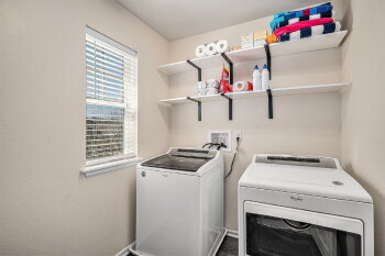 Building Photo - 7725 Sabino Ln