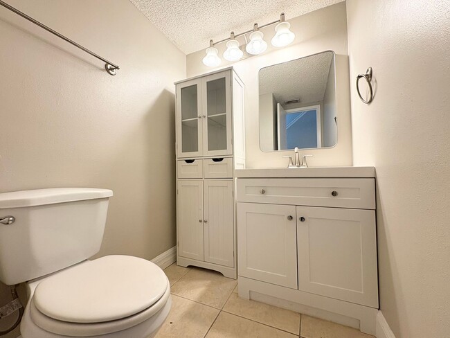 Building Photo - ~ Beautiful 3B/2.5B Lake Mary Home ~ Carpe...