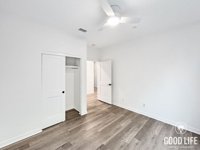 Building Photo - Beautiful 3BD/3BA w/ A/C, In-Unit Laundry, and Attached Garage in Mission Valley!