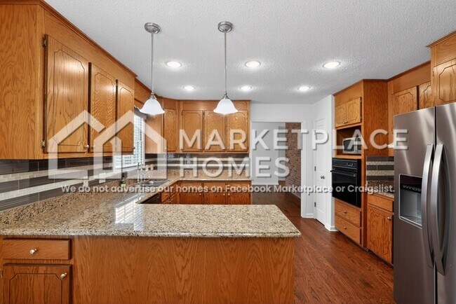 Building Photo - 1119 Roper Mountain Rd