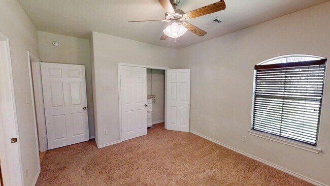 Building Photo - 309 Prospector Trl