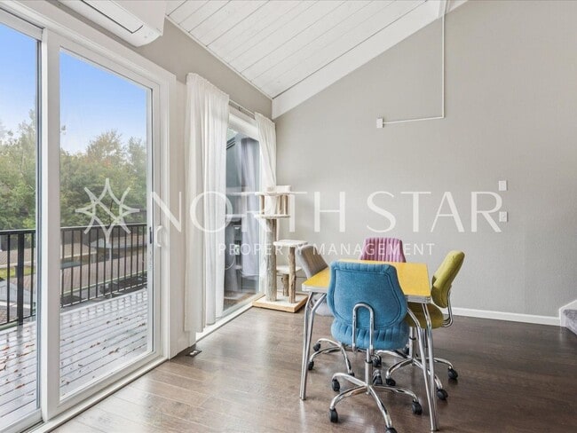 Building Photo - Mt. Park Condo with High Ceilings