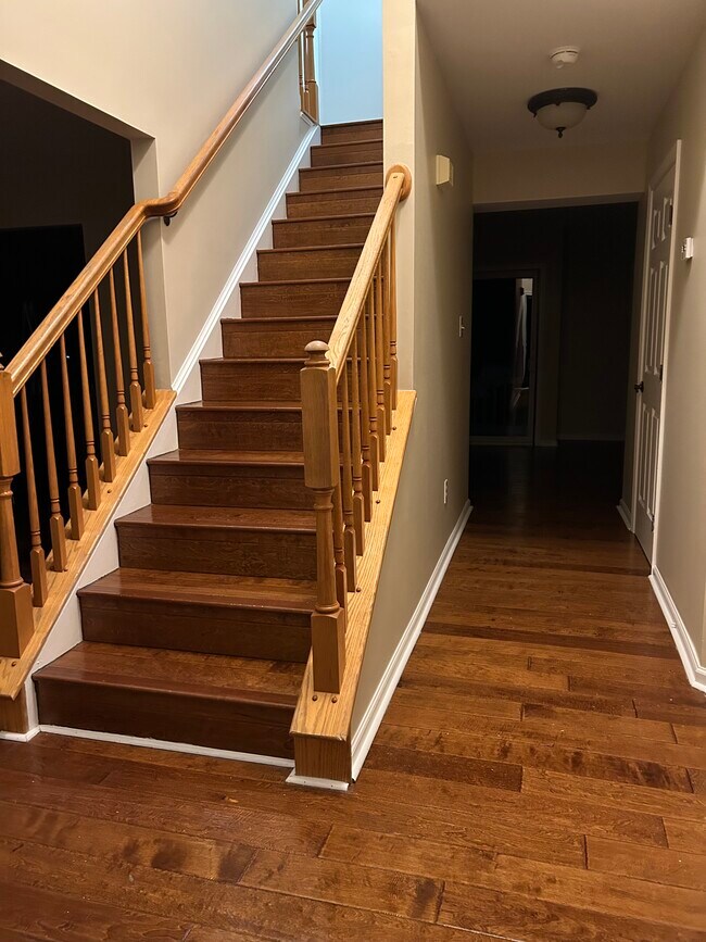 Building Photo - 349 Superior Rd