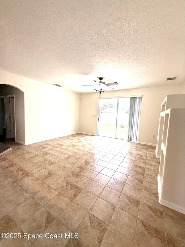 Building Photo - 1470 Kodak Dr