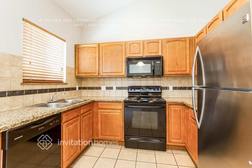 Building Photo - 21731 E Kent Dr