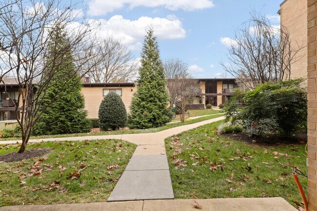 Building Photo - 7841 Enola St