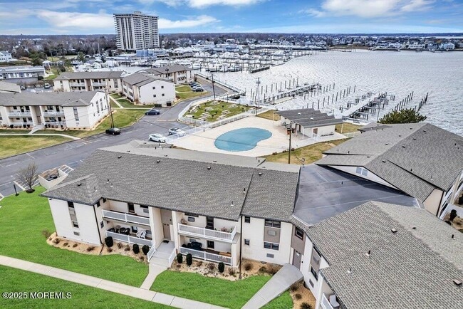 Building Photo - 113 Wharfside Dr