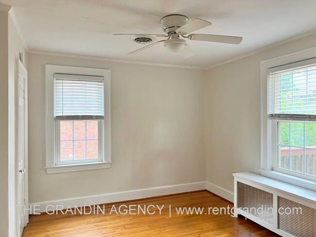 Building Photo - 1668 Brandon Ave SW