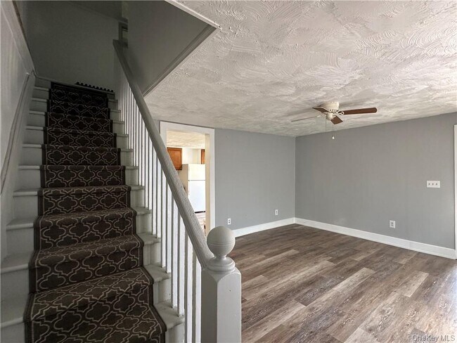 Building Photo - 1399 US-44