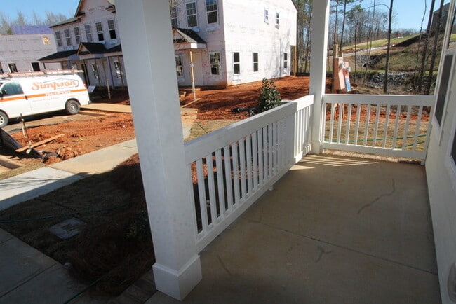Building Photo - 2BD Townhome minutes from Downtown Pineville & I485