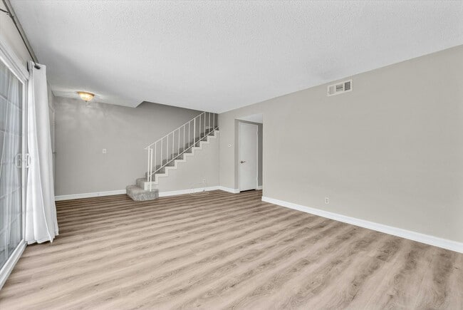 Building Photo - 4984 Argyle Dr