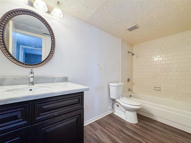 Building Photo - 10555 Turtlewood Ct