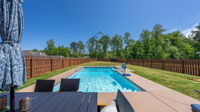 Building Photo - 6897 Omaha Dr