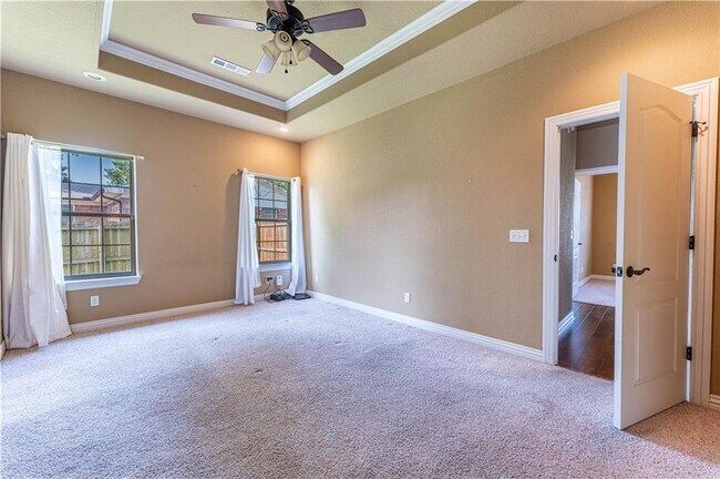 Building Photo - 126 S Angus Ln