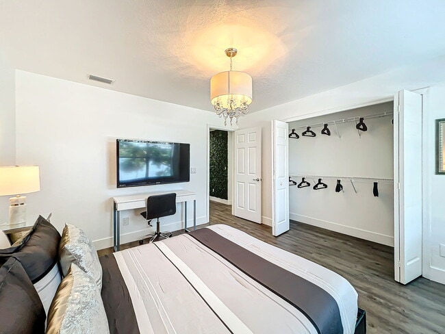 Building Photo - Seurat Street, Orlando, FL 32819 - 4 BR 2 BA condo