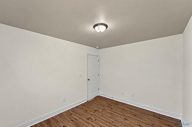 Building Photo - 130 Tybee Dr