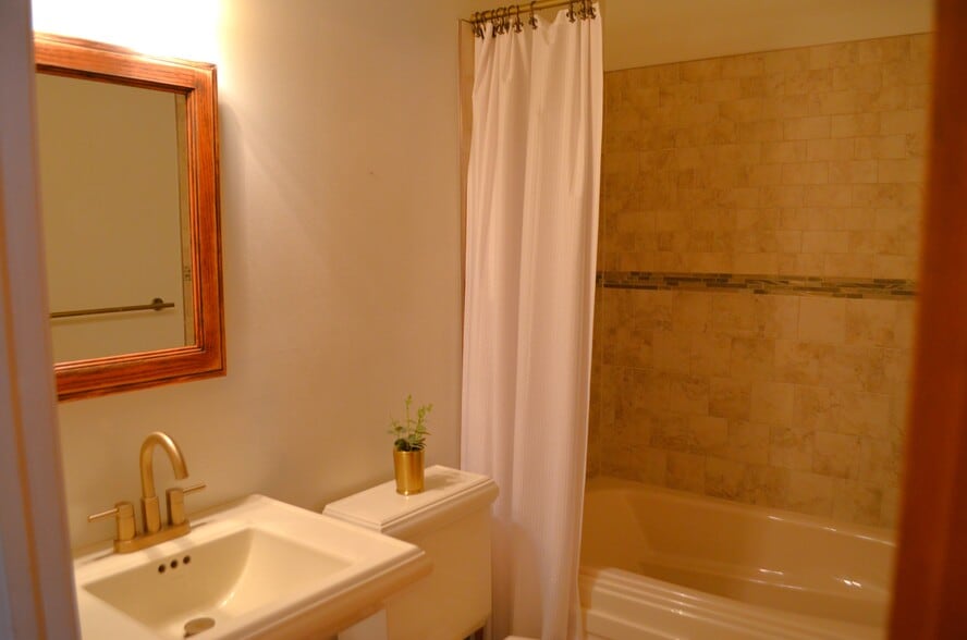 Full Bath - 45 Emerson Rd