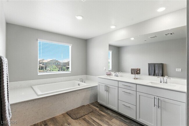 Building Photo - 3243 Avernus Ave