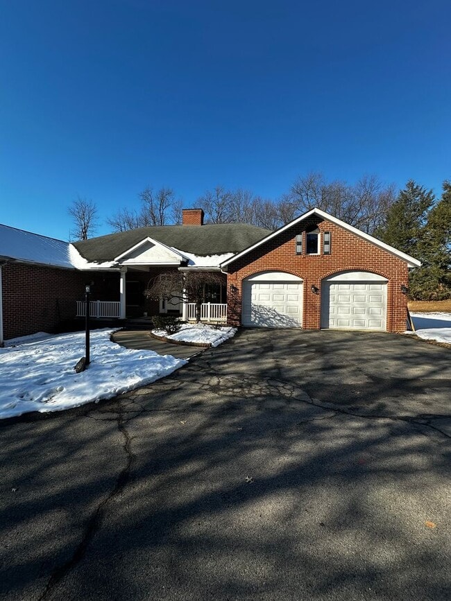 Building Photo - 1250-1254 Evans City Rd