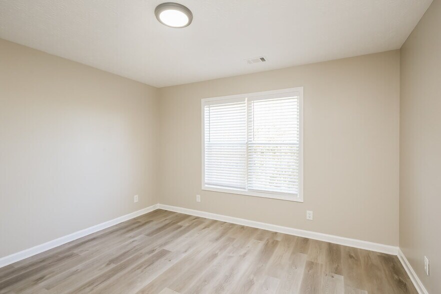 Building Photo - 2627 Windage Dr SW