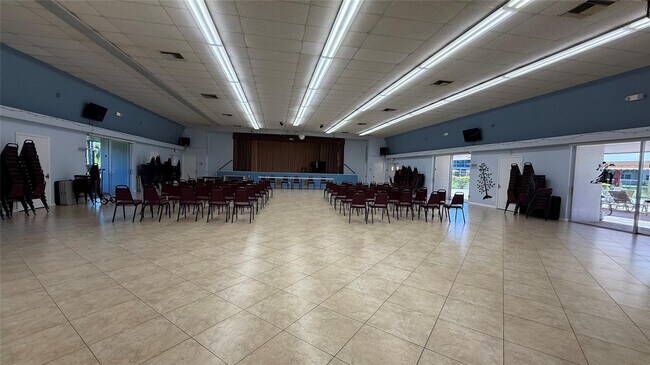 Building Photo - 12 Willowbrook Ln