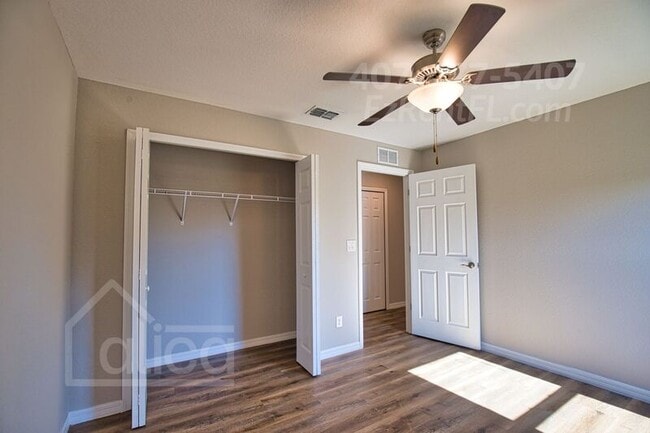 Building Photo - 121 Parish Dr