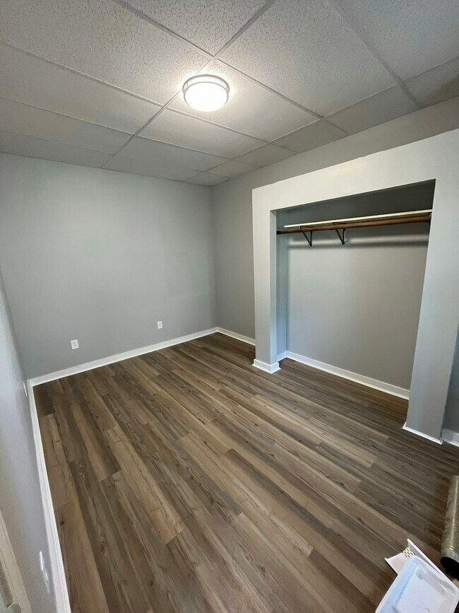 Building Photo - 23 Main St