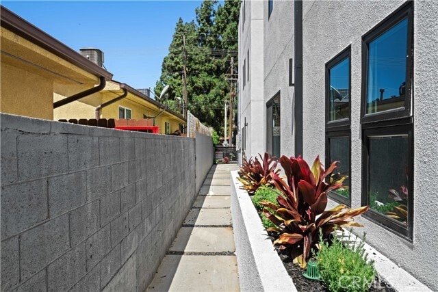 Building Photo - 6704 Kester Ave