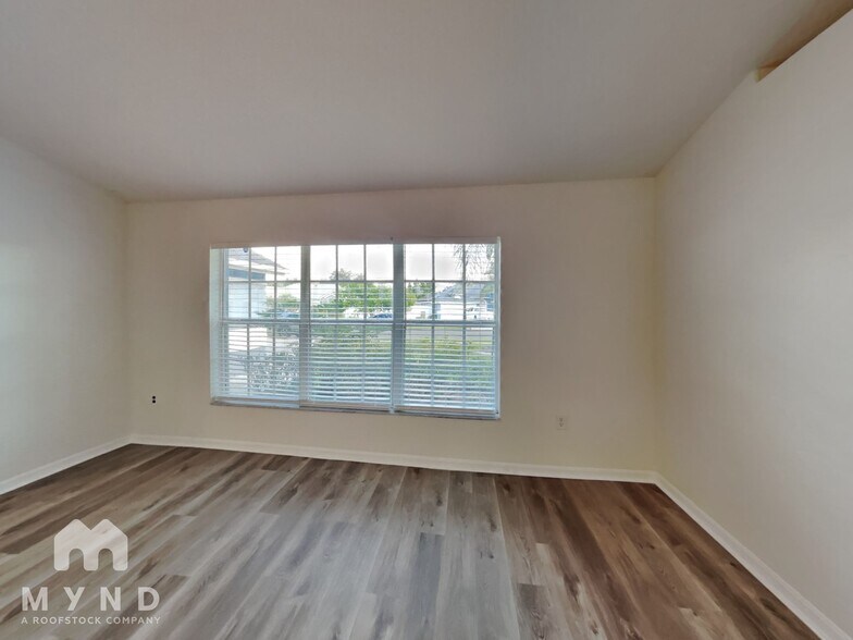 Building Photo - 2617 Hawthorne Ln