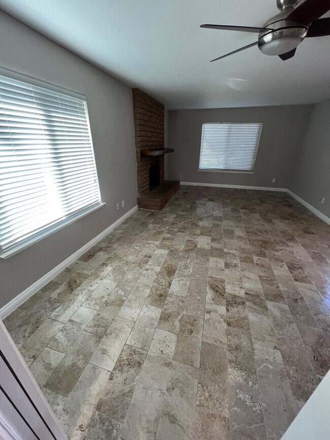 Building Photo - 2700 Monocott Dr