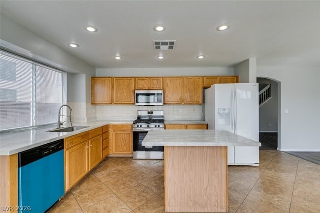 Building Photo - 7809 Calico Flower Ave