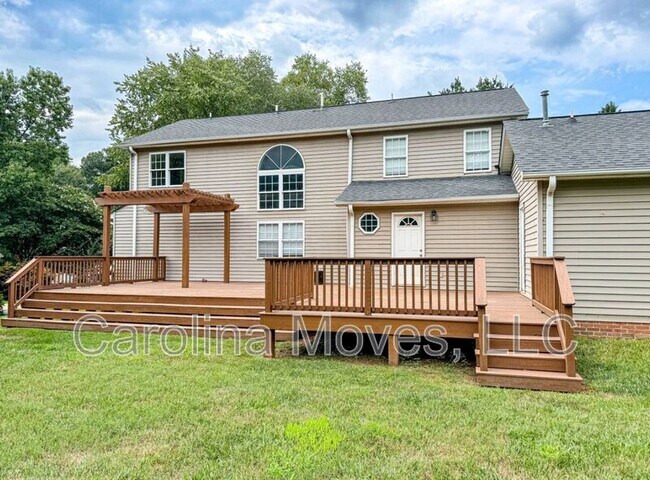 Building Photo - 205 Winterthur Dr