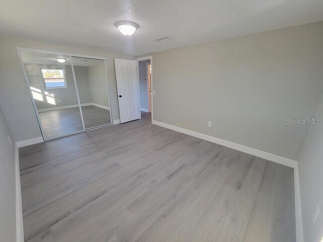 Building Photo - 6935 Alta Vista St