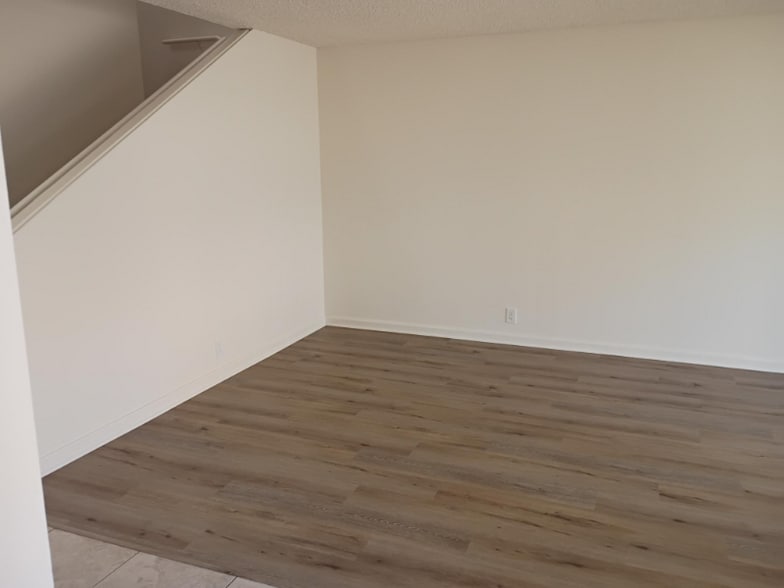 Building Photo - 851 Amigos Way